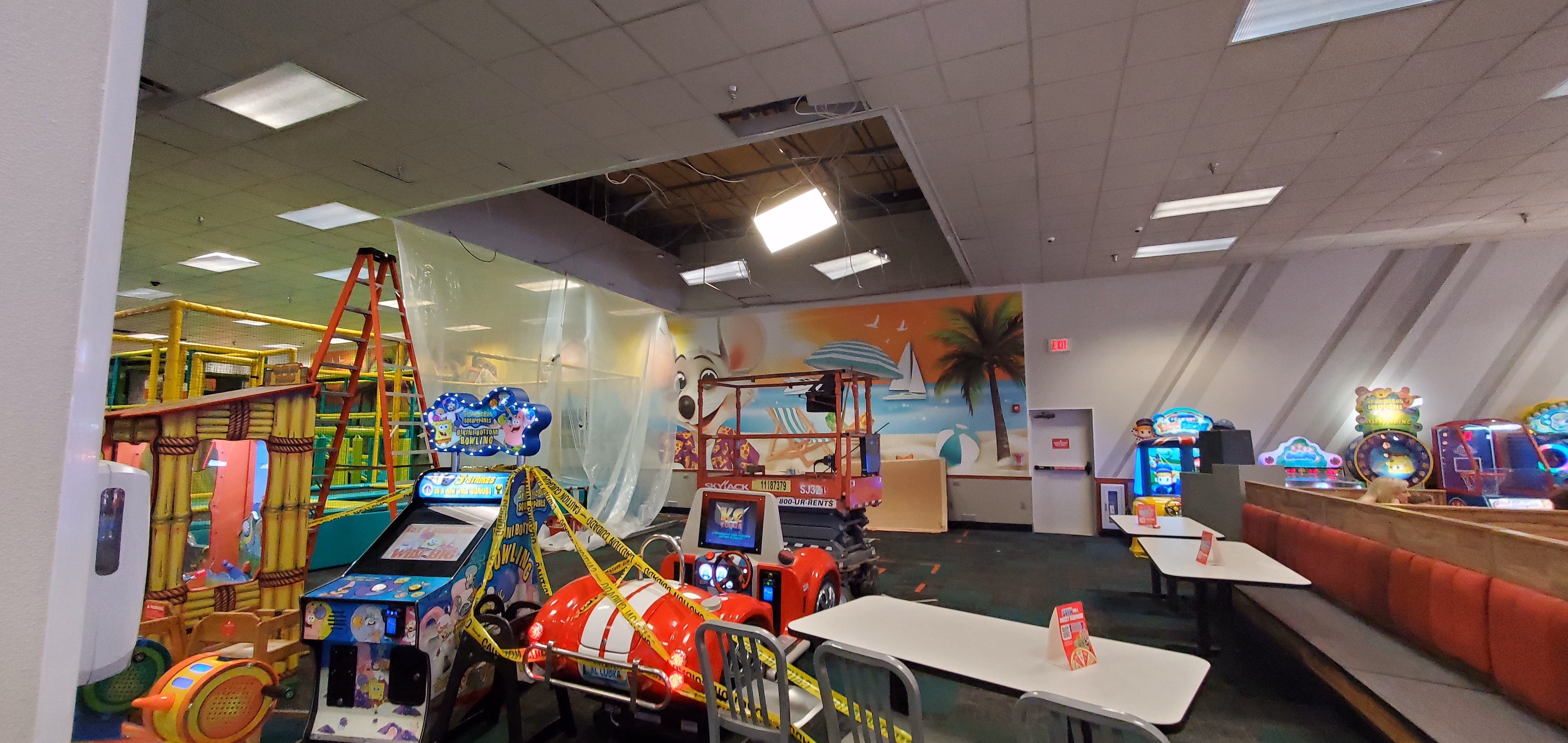 Mega Superhero Playground Construction